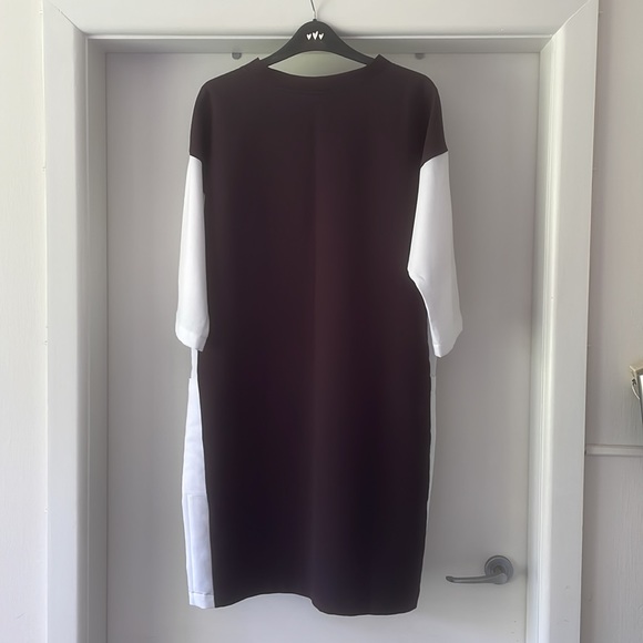 YouYou Statement Black and White Boxy Pocket Dress with Long Sleeves - Picture 14 of 15